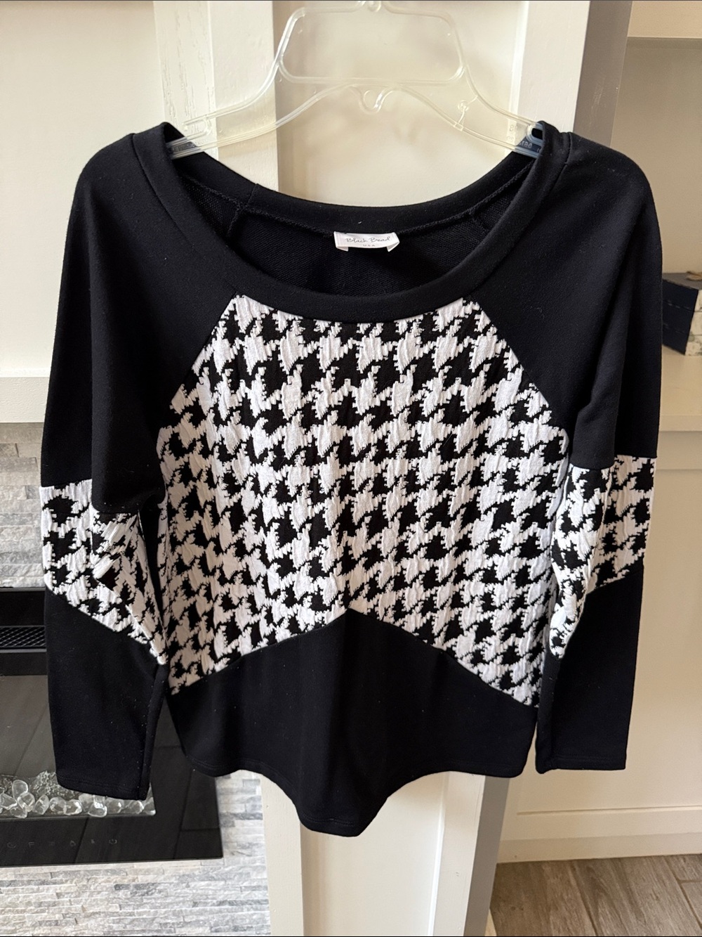 Black Bead Black and White Houndstooth Pullover Top